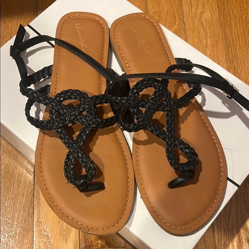 Universal Thread Black and Brown Braided Sandals